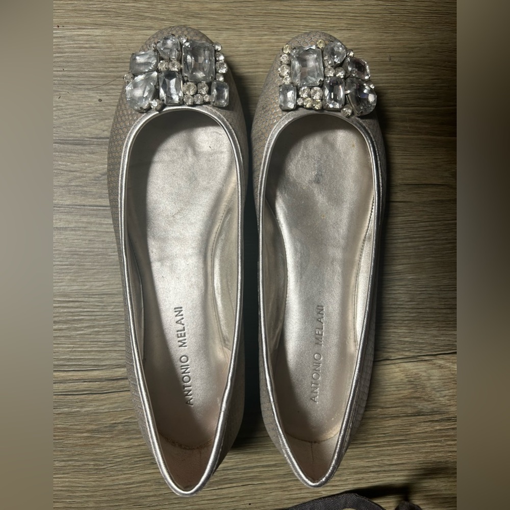 Cute flats size 9 Like new.